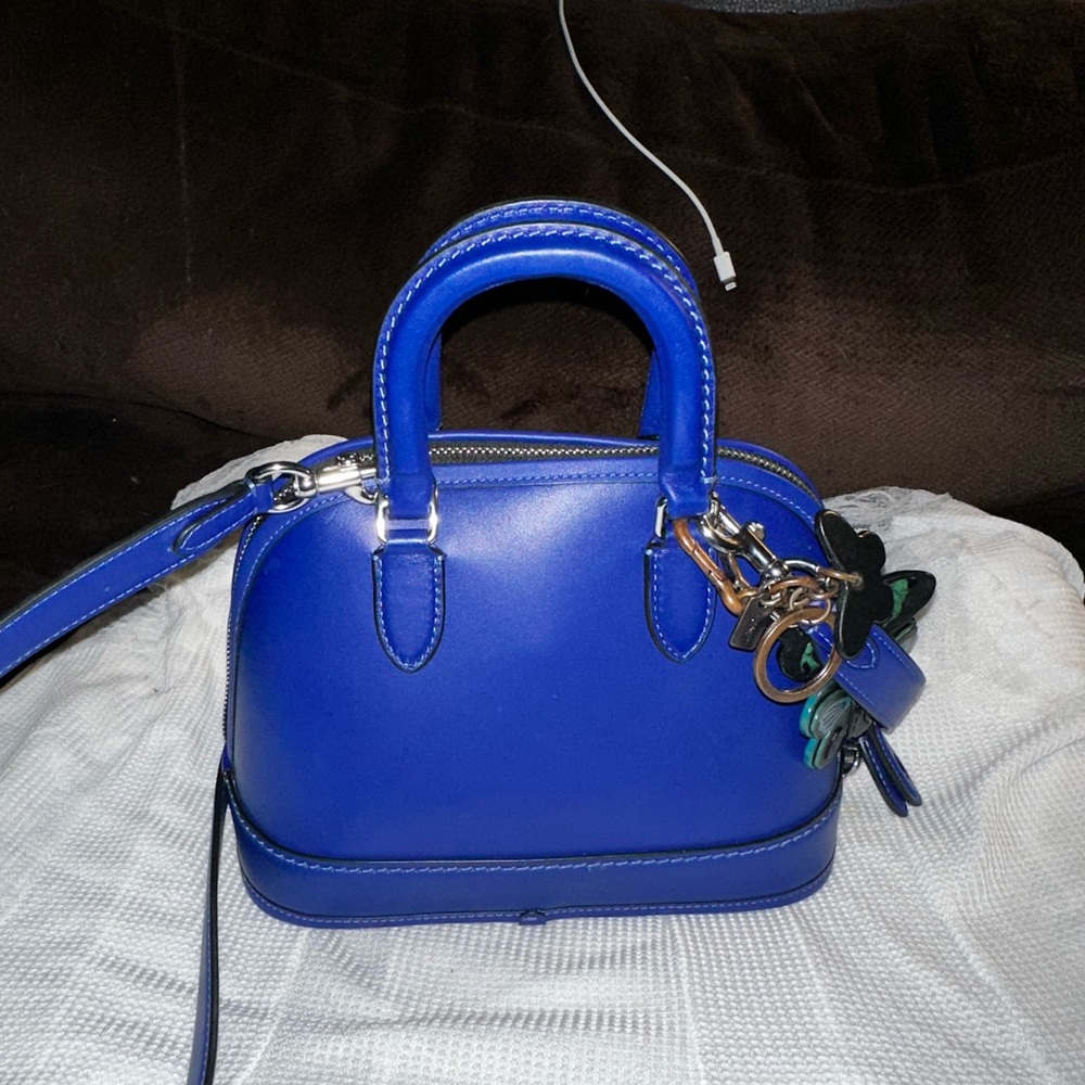 Coach Revel in blue. In great condition. Non smoking.